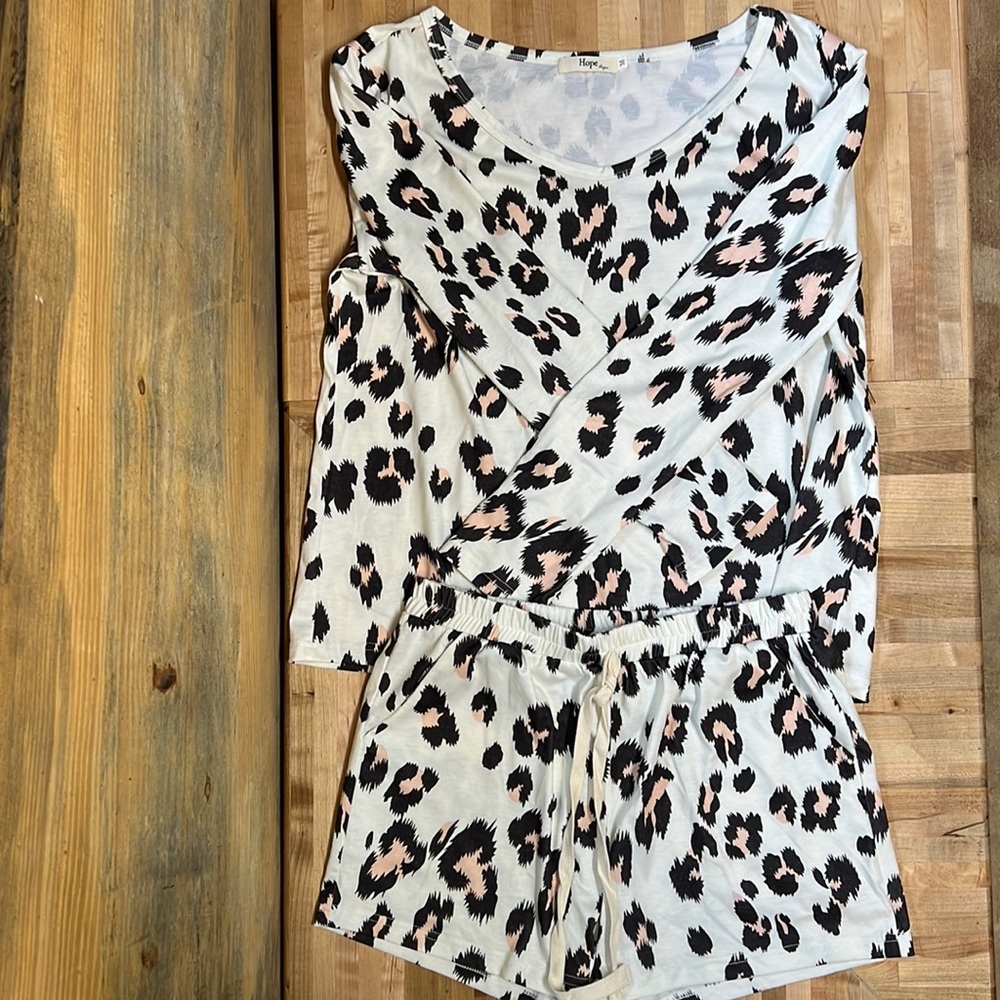 Hope Long sleeve Top with Matching Shorts. Both women’s size Medium